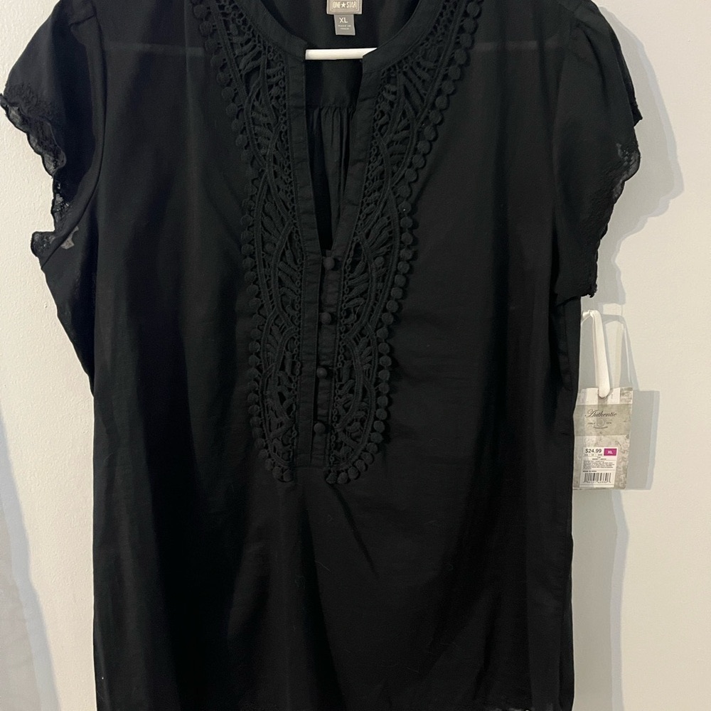 NWT Converse Black Ruffled Cap Sleeve Blouse